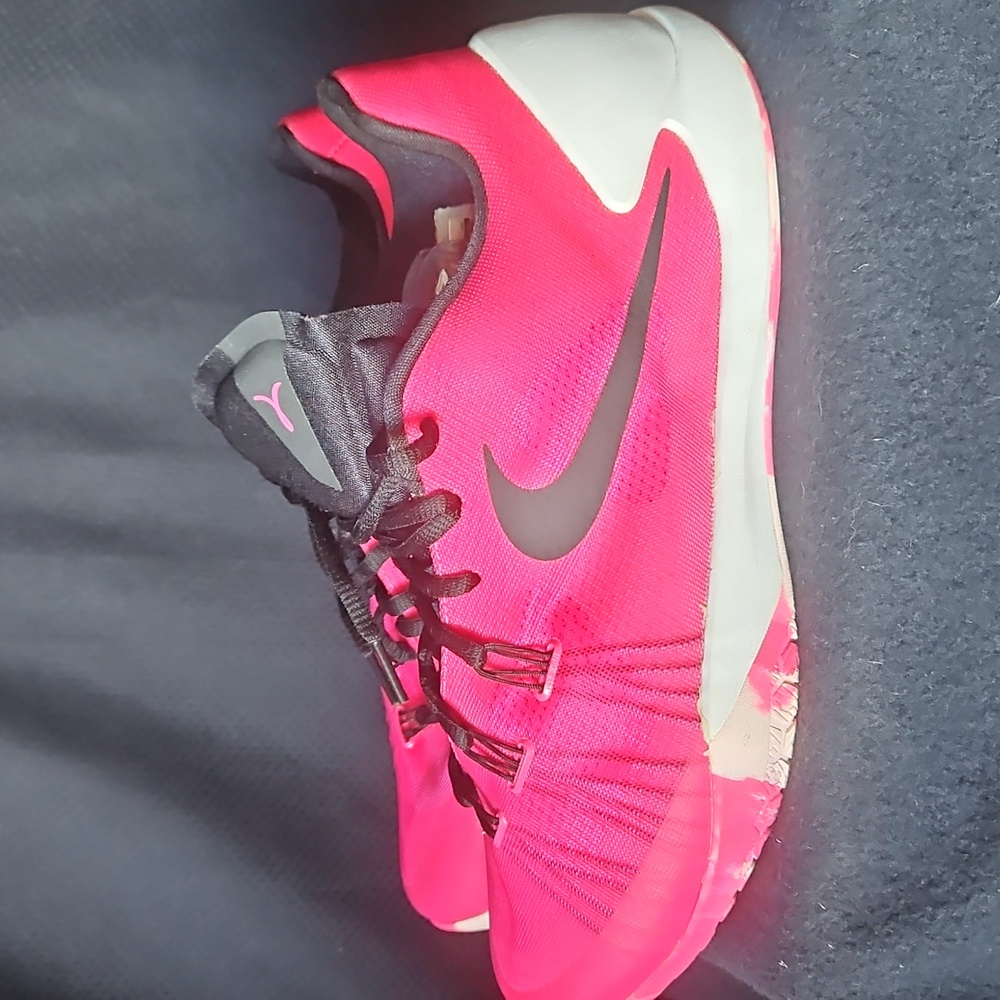 2015 Nike HyperChase “Think Pink” Kay Yow BCA Vivid Pink 705363-602 Men’s Sz 12 - Picture 4 of 6